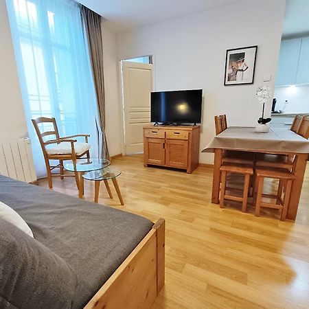 L'Eterlou, T3, Centre Luchon, Wifi, Casier A Skis, Ascenseur, 6 Personnes Bagnères-de-Luchon Esterno foto