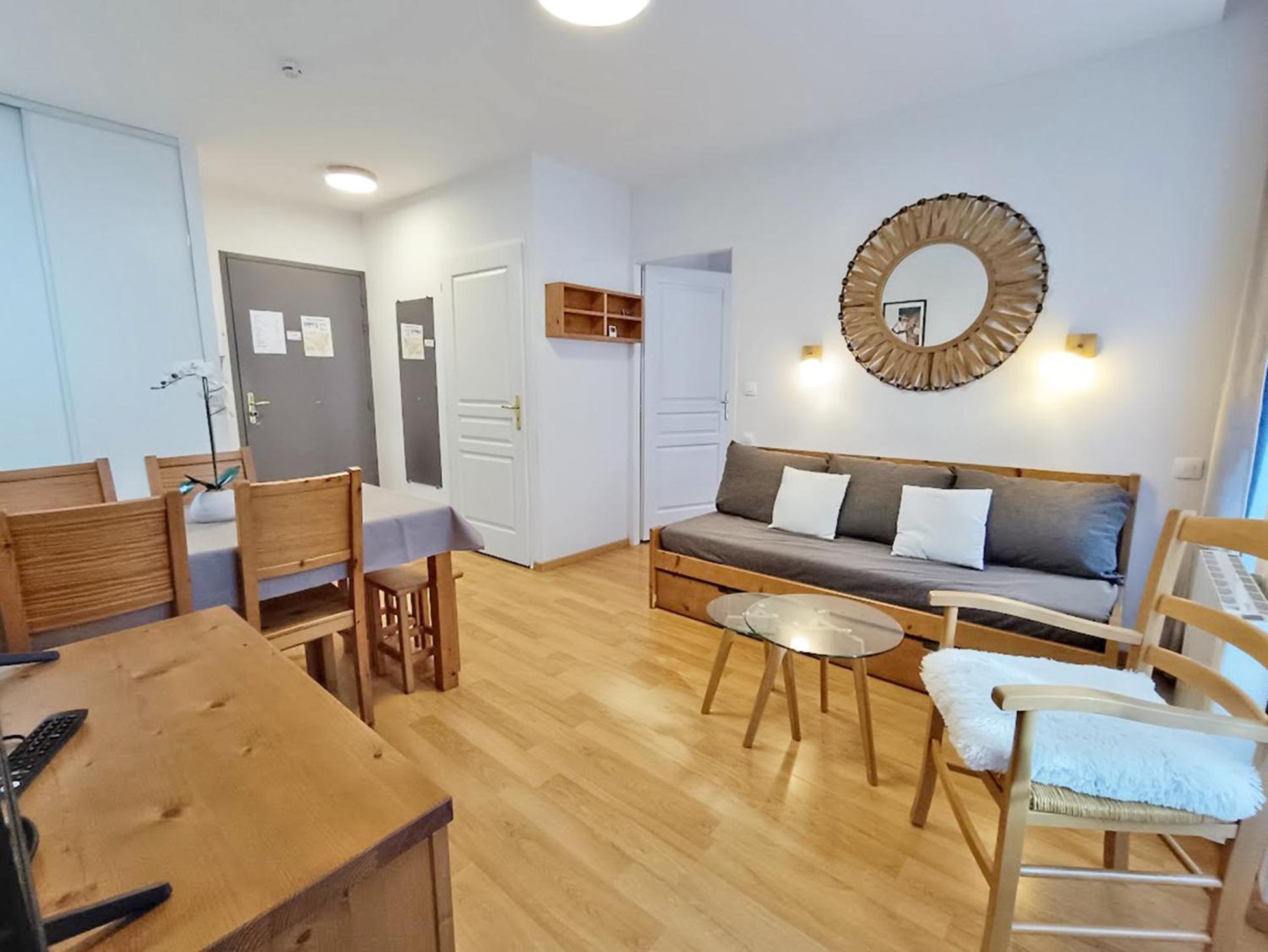 L'Eterlou, T3, Centre Luchon, Wifi, Casier A Skis, Ascenseur, 6 Personnes Bagnères-de-Luchon Esterno foto