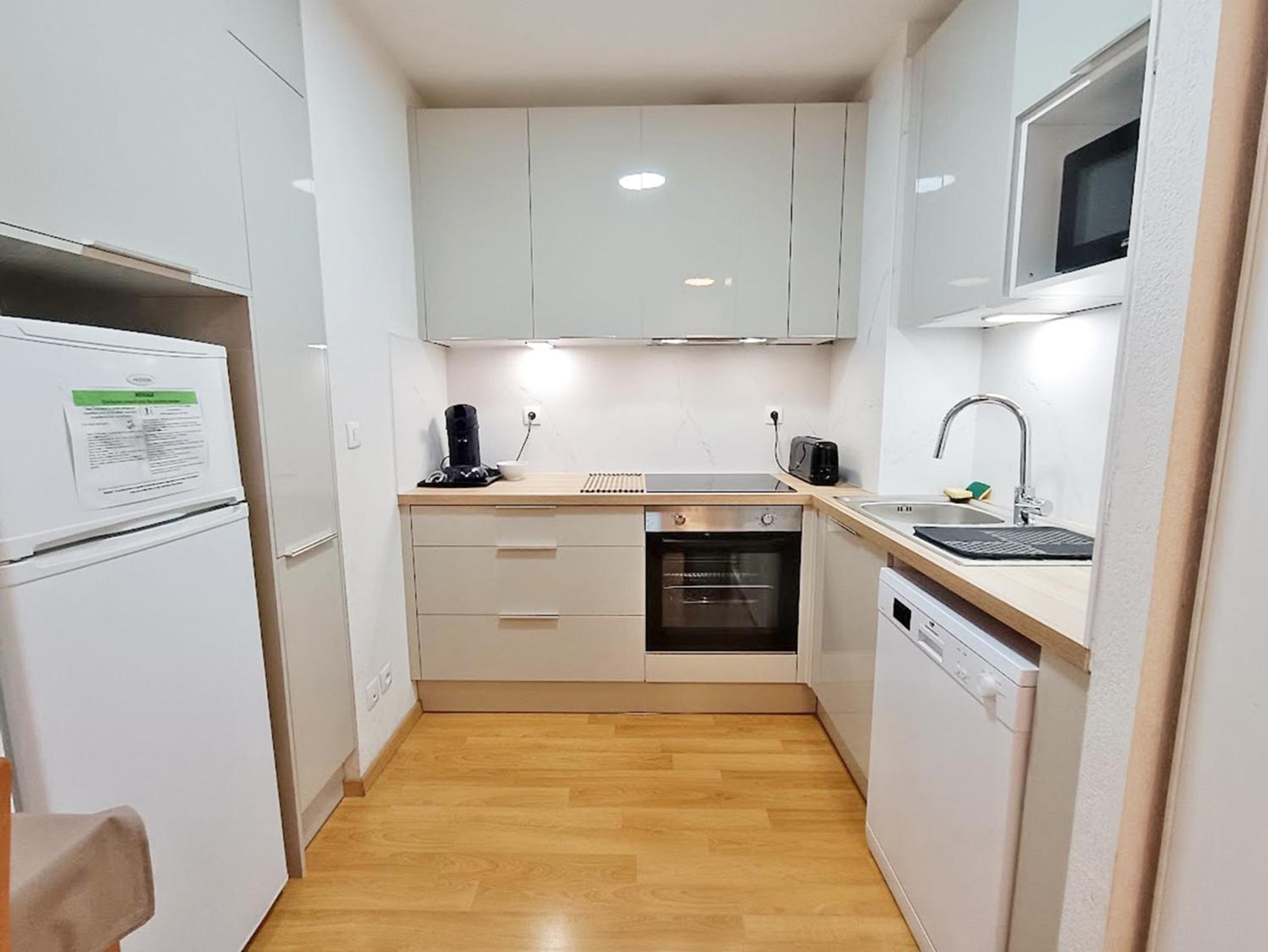 L'Eterlou, T3, Centre Luchon, Wifi, Casier A Skis, Ascenseur, 6 Personnes Bagnères-de-Luchon Esterno foto